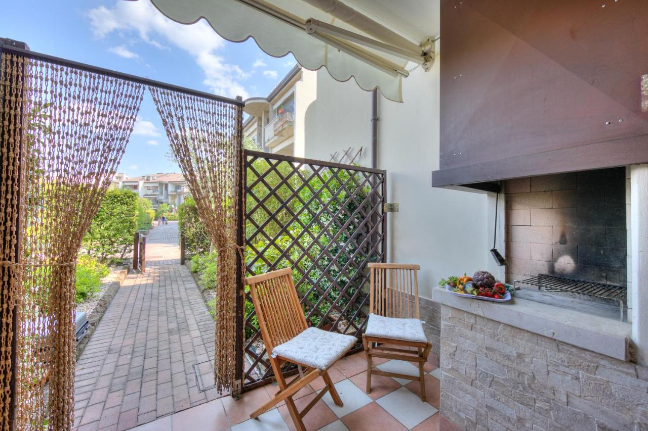 Ferienwohnung Residenza Verde Desenzano del Garda Exterior foto